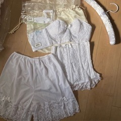 アロヒナ　吉川ひなの　ウエディングドレス　S サイズ　パニエ　下着　アクセサリーセット40万円相当の画像