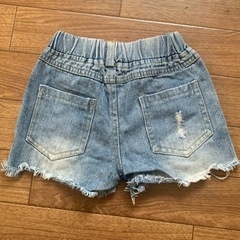 2.ベビー服 ダメージ加工ジーンズの画像