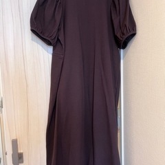 GU バックオープンワンピース