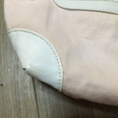 GAP ピンク系ハートのチャーム付きバッグの画像
