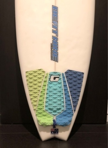 サーフボード　5'11