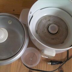 昭和レトロ風の可愛いデザイン★現品限り売り切りお買い得【使用頻度少なめ】単身赴任・大学下宿に1人用小型炊飯器 1合～3合炊きの画像