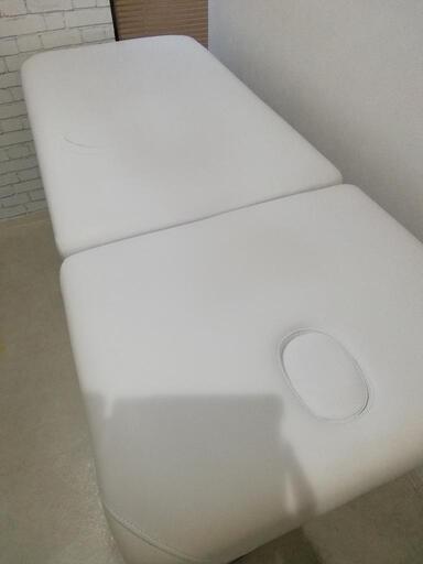 取りに来てくれる方　施術台(施術ベッド)