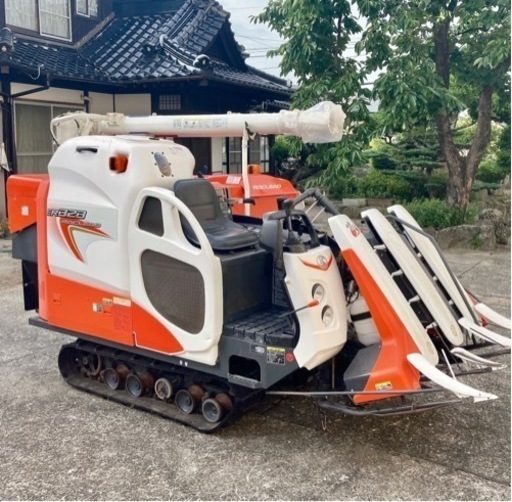 《お取引中》クボタ  コンバイン【型式】ER323GMW-C