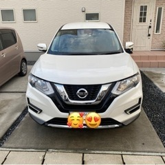 人気のSUV日産エクストレイルです。値下