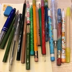 筆箱、えんぴつ等の画像