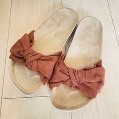 【週末限定お値下げ❗️】美品✨フラットサンダル　リボン　スリッパ