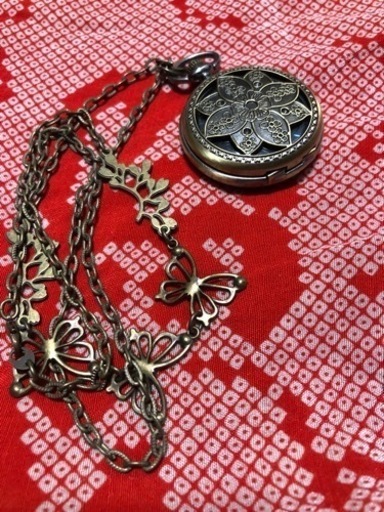 手巻きの懐中時計