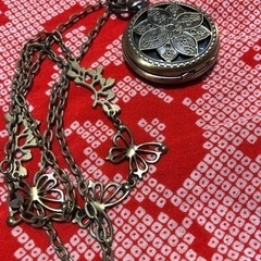 手巻きの懐中時計