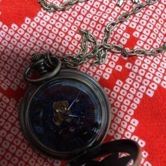 手巻きの懐中時計の画像