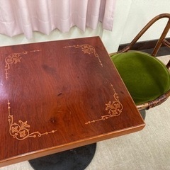 【合わせた椅子もあり】カフェテーブルの画像