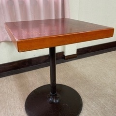 【合わせた椅子もあり】カフェテーブルの画像