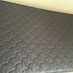 ベッドのマットレスの画像