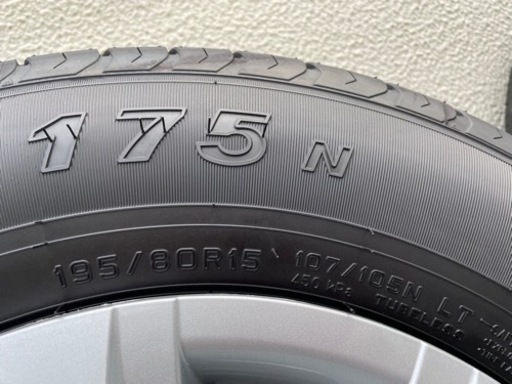 【新品】ハイエース純正タイヤ ホイール4本セット