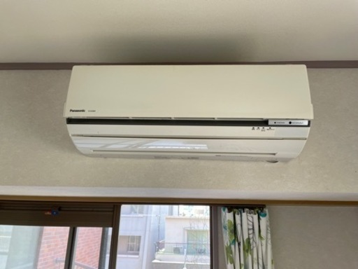 冷暖房除湿エアコン　パナソニック自動掃除機能付き