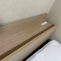 セミダブルマットレスとニットベッドフレームの画像
