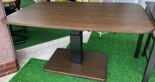 estic エスティック SPIGA スピガ ダイニングテーブル ウォールナット色 昇降式 ペダル付 CMOC2-LF-K135 サイズ説明欄記載　超美品
