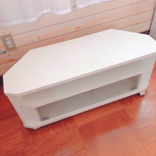 白いテレビ台　とてもキレイな状態