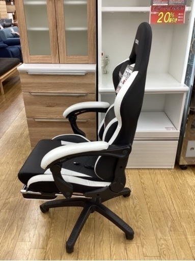 KG-37【新入荷　リサイクル品】人気商品　DOWINX ゲーミングチェア　白×黒