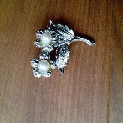 シルバー　真珠(フェイクか本物か不明)　二点　ブローチの画像