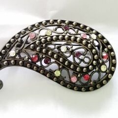 ペイズリー　ブローチです。