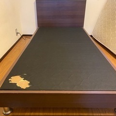シングルベッドフレーム