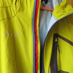 マムートMAMMUT フード付き防水ソフトシェル　正規品　未使用品の画像