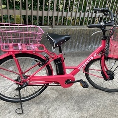 ブリジストン　ブリヂストン BRIDGESTONE STEPCRUZ e (ステップクルーズ e) E.Xチェリーローズ 前輪モーター×後輪ベルト両輪駆動 電動アシスト自転車 2018年モデル 26型タイヤサイズ 内装3段変速 14.3Ahバッテリー 3P80UE0 ST6B48 の画像