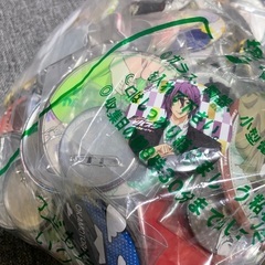 大量！缶バッジいろいろセット　東リベ、　黒バス、ヒロアカ、コナンなどの画像