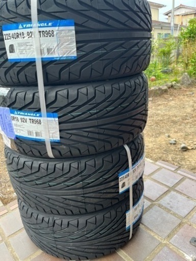 新品225-40-18タイヤ4本