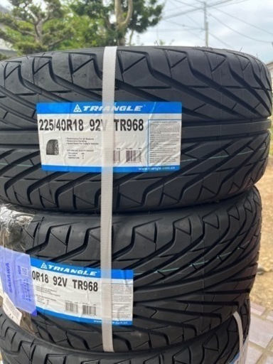 新品225-40-18タイヤ4本