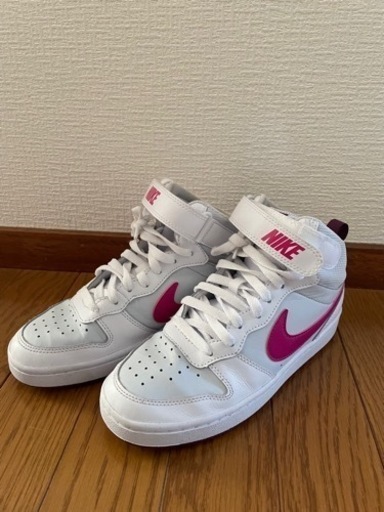 NIKE コート　ボロー　ミッド　24センチ