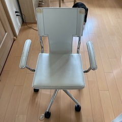ニトリ デスクチェア ホワイト