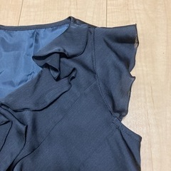 光沢シフォンフリルブラウス ブラック Lサイズの画像
