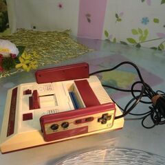 1.000円　初代ファミコン中古　　動作しませんパーツ取りに如何　レトロな感覚　ジャンクの画像