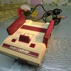 1.000円　初代ファミコン中古　　動作しませんパーツ取りに如何　レトロな感覚　ジャンクの画像