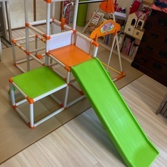 子供用ジャングルジム&鉄棒&滑り台の画像