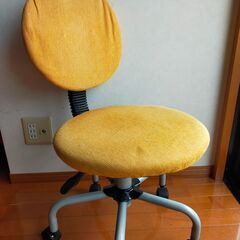 中古　オフィスチェア　オレンジ色