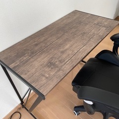 半年使ったゲーミングチェアと机を売りますの画像