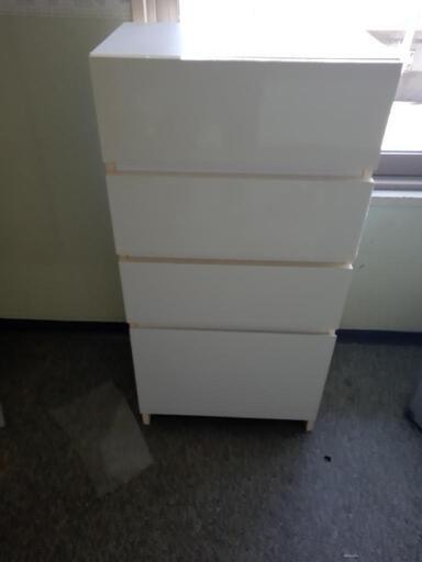 白い引き出しタンス備品