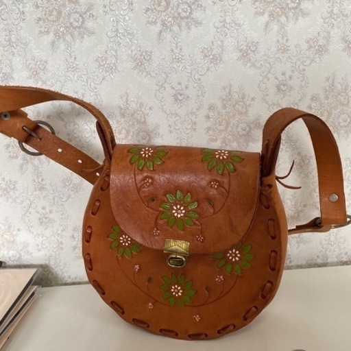 革　ショルダー