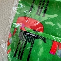 【新品】マリメッコ お食事エプロン 緑の画像