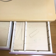 差し上げます！学習机　椅子なし　パープル　10年前イオンで購入！の画像