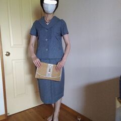 あげます！昭和レトロ　今にないデザイン。洋装品店仕立て。薄ブルー系スーツの画像