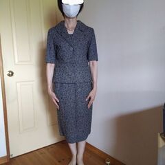 値下げ。８月末迄記載。昭和レトロ　今にないデザイン。洋装品店仕立て。グレードッド柄スーツの画像