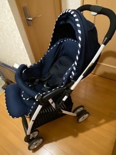 西松屋ベビーカーデ・ヨーネレジェ