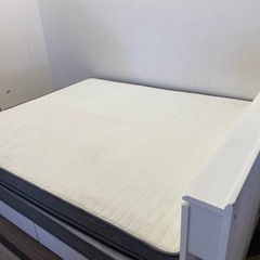 071009 クイーンサイズベッド