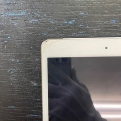 【ジャンク】iPad Mimi3 16gb MGYR2J/A ゴールド 画面割れ 2022/07/10の画像