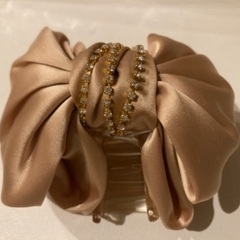 美品　ヘアアクセサリー・ブラウン