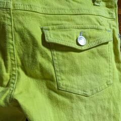 【夏服】ライムイエロークロップドパンツの画像
